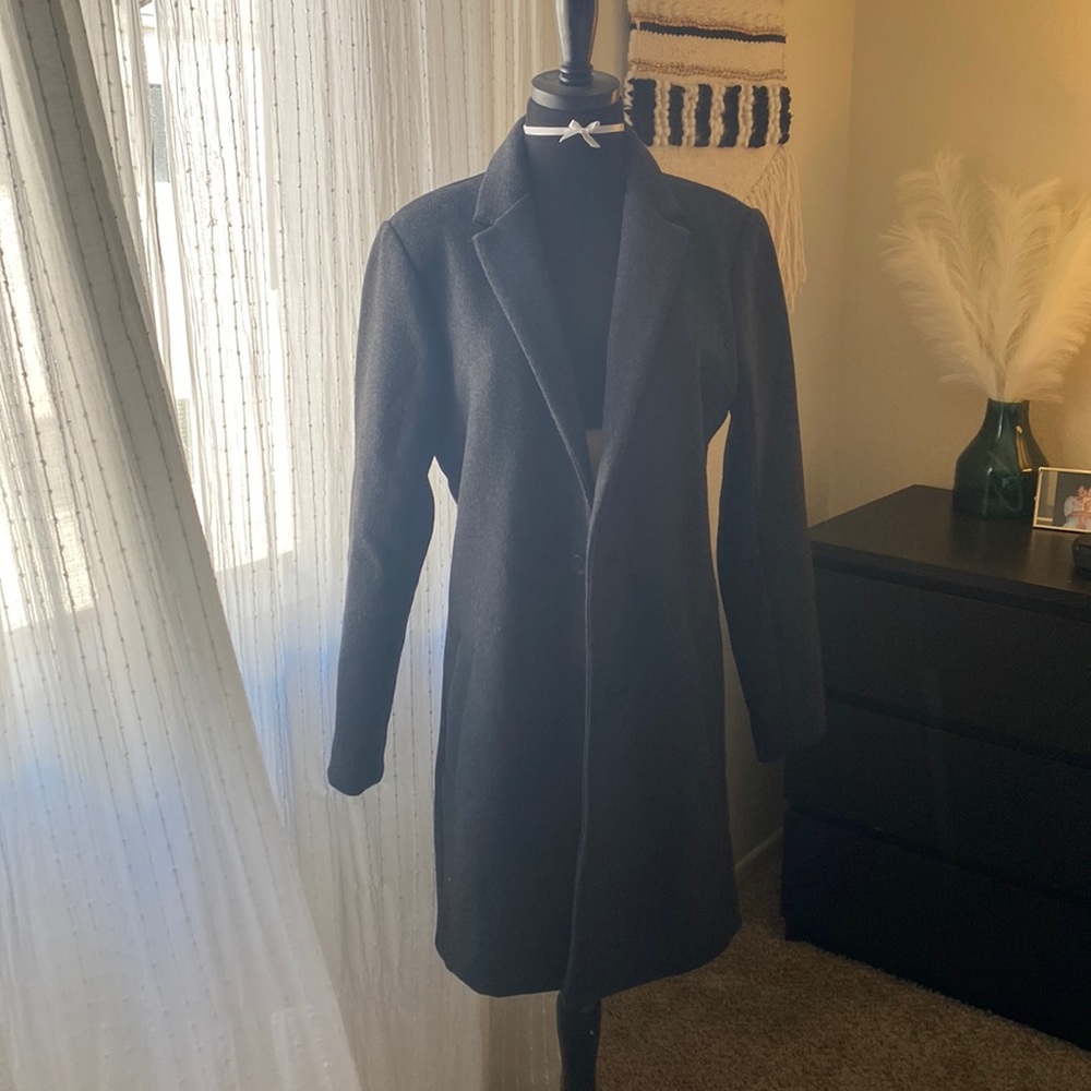 Hollister wool coat. Shoulders 15.5 inches. Bust 20 inches. Length is 34inches.